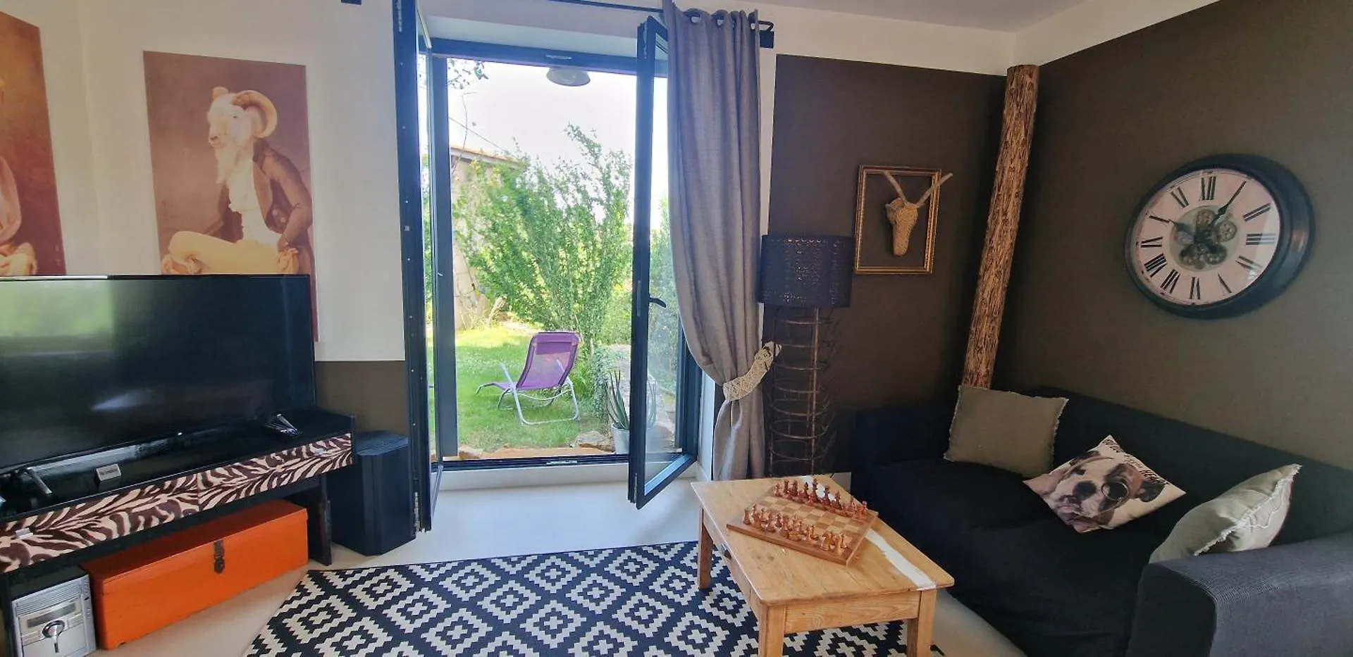 Holiday home Charmante Maison De Famille Pres De Lyon Lozanne France